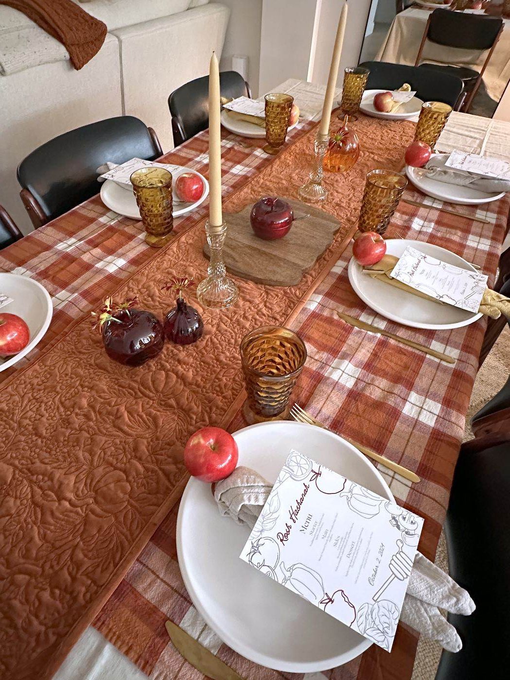 A Rosh Hashanah tablescape styled by Niche Designs