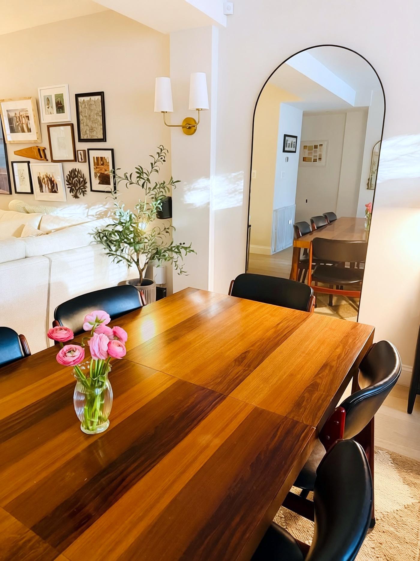 A dining room designed by Niche Designs